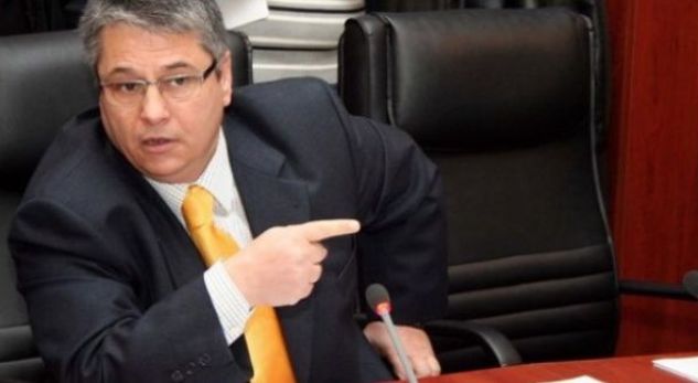 Nga politika, në sport. Bashkim Fino shpalos platformën për FSHF-në