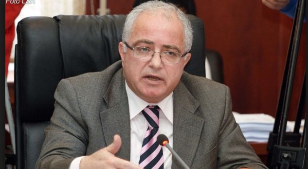 Edmond Spaho feston ditëlindjen e PD-së në Gjirokastër, ka dhe një lajm të mirë për rrogën: Gjykata i jep 9 paga dëmshpërblim