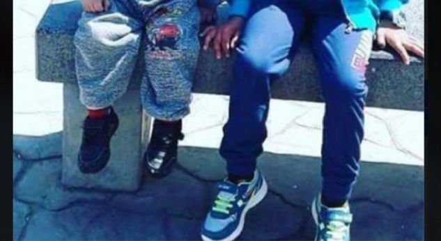 Çmendet nëna e re, nxjerr në shitje fëmijët: Dikush t’i blejë urgjent, ose do i vras!