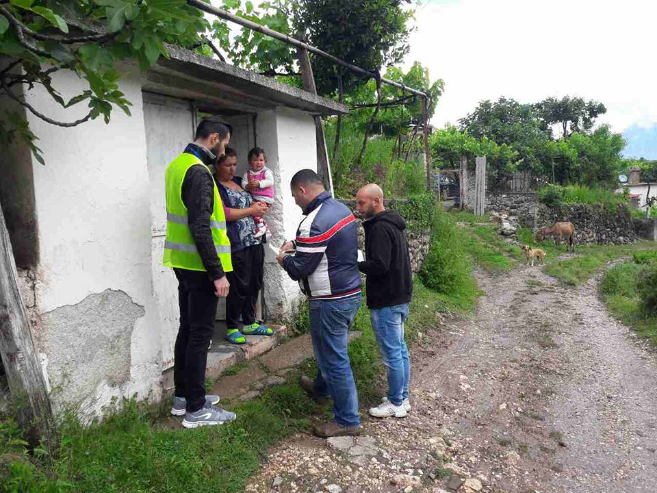 Frikë nga arrestimi, debitorët e ujit në Gjirokastër dynden në zyrat e ujësjellësit