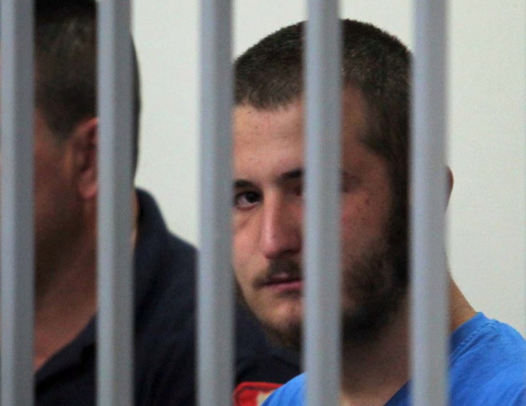 “I forti” i Lazaratit: Saimir Tahiri e nxori kanabisin nga fshati me autoblind (VIDEO)