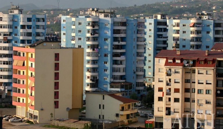 Bëhuni gati të paguani! Taksë edhe për garazhin