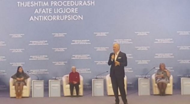 Fillon ‘fshesa’ në administratë, Rama tregon kush do të largohet nga puna…