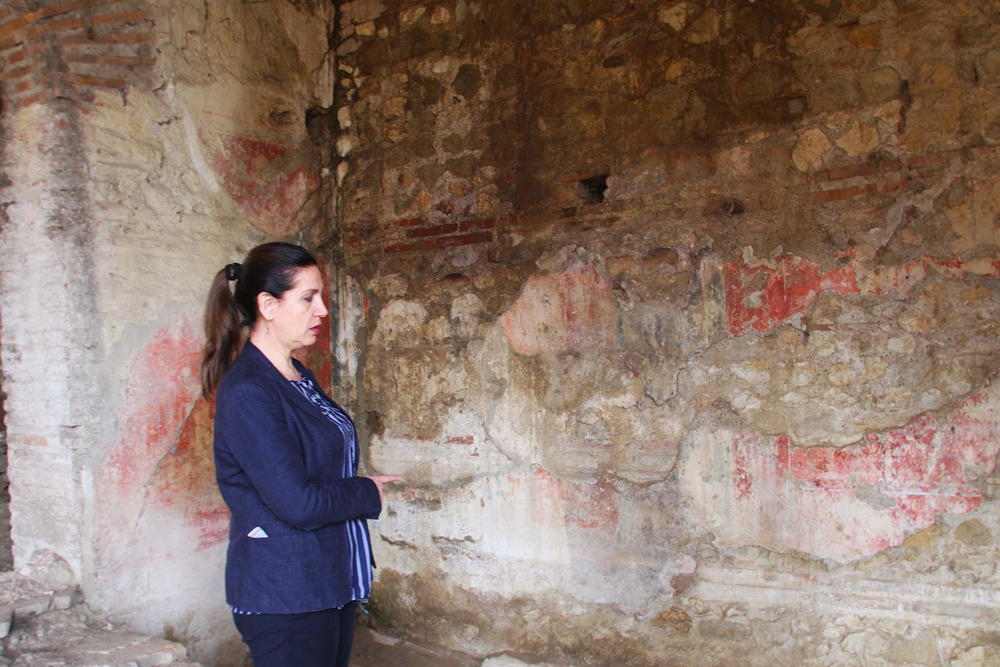 FOTOT/Transformimi i pabesueshëm i Ad Quintum në Bradashesh inspektohet nga ministrja Kumbaro