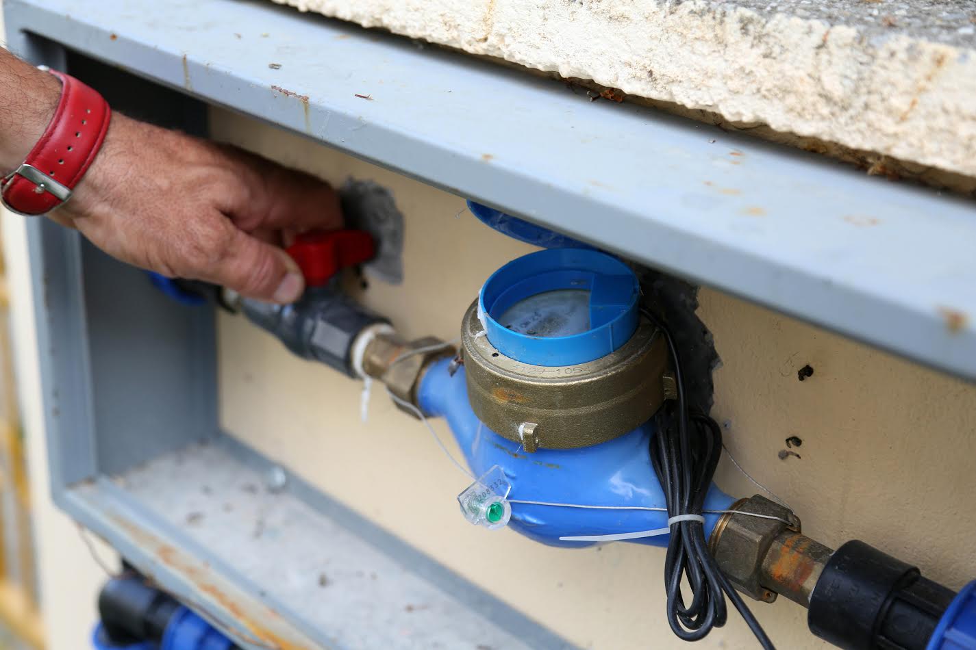 Nis aksioni kombëtar për sahatet e ujit, ja kush e përfiton falas