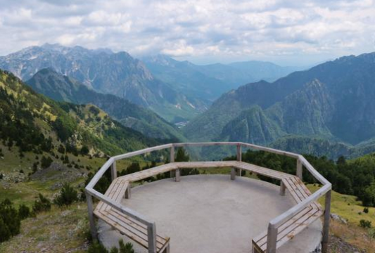 Reportazhi i The Indipendent: Ja pse duhet të vizitoni Shqipërinë e “palumtur”