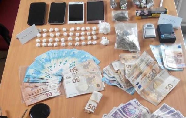 Trafikonin kokainë e kanabis, pranga katër grekëve dhe një shqiptari