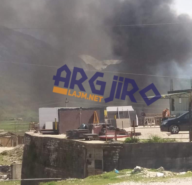 Gjirokastër, zjarr i madh te ‘NSHN-ja’, dyshohet për djegie gomash