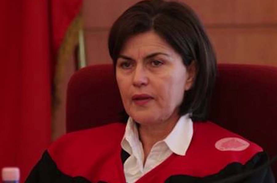 Gjyqtarja që la Fatos Nanon në burgun e Tepelenës, e para që i shpëton vettingut