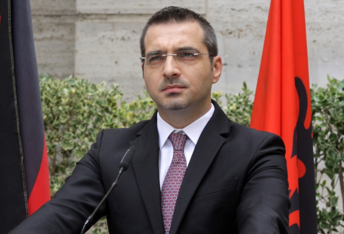 Rëndohet pozita e Tahirit, vijnë prova të reja nga Greqia