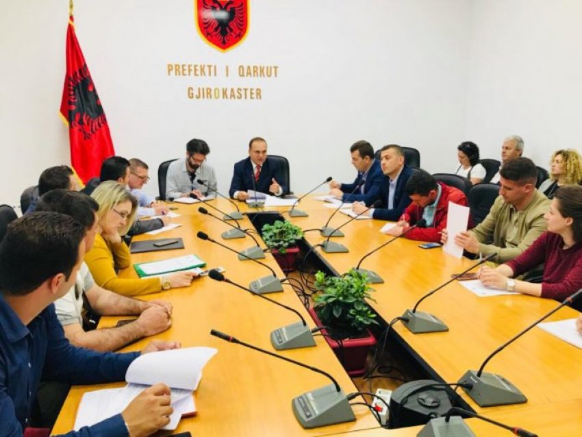 Sezoni turistik në Gjirokastër, prezantohen masat e reja nga zv.ministri i Turizmit