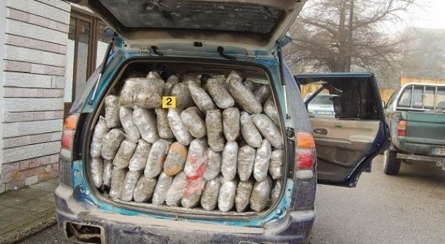 Transport droge në kufirin me Greqinë, arrestohet i riu shqiptar