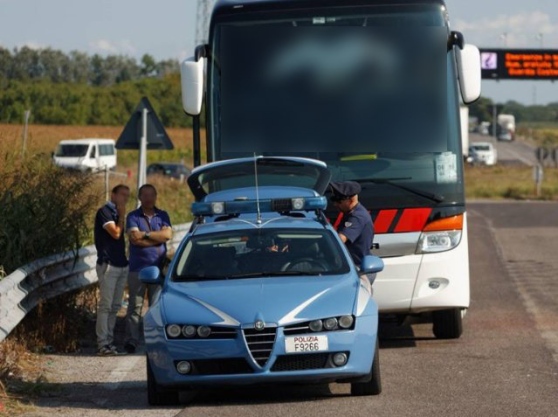 Shoferi shqiptar i autobusit e pëson keq në Itali, u gjobit me 6 mijë euro. Ja çfarë ka ndodhur