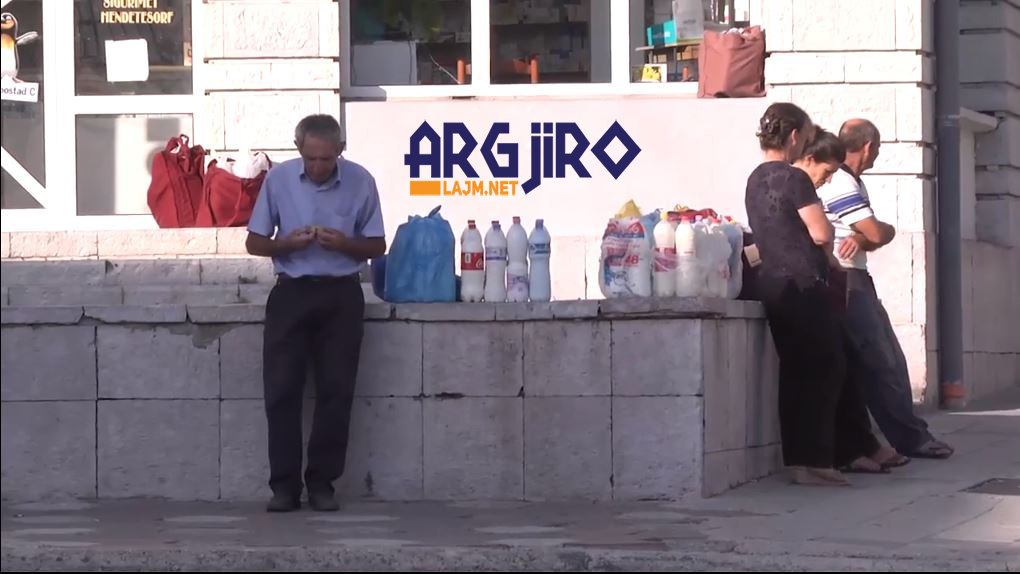 Mes pluhurit dhe vapës, shihni si shitet qumështi në Gjirokastër. Bashkia dhe AKU bëjnë sehir (FOTO)