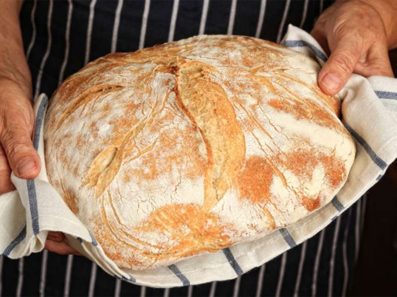 Ndaloni së bleri bukë me bojë nëpër furra, ja si të përgatisni vetë në shtëpi