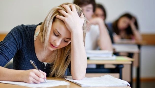 Seks dhe 700 euro për provimin, studentja denoncon pedagogun