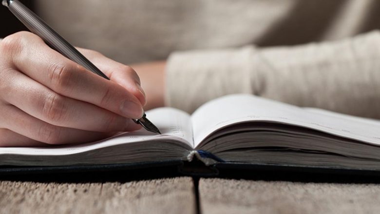 Pensionistët e huaj, ja si mund ta shpëtojnë Gjirokastrën dhe qytetet e tjera nga tkurrja e popullsisë