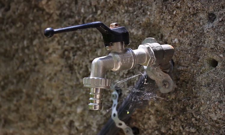 Gjirokastër, bashkia do të rrisë çmimin e ujit, por në disa fshatra situata është alarmante (VIDEO)