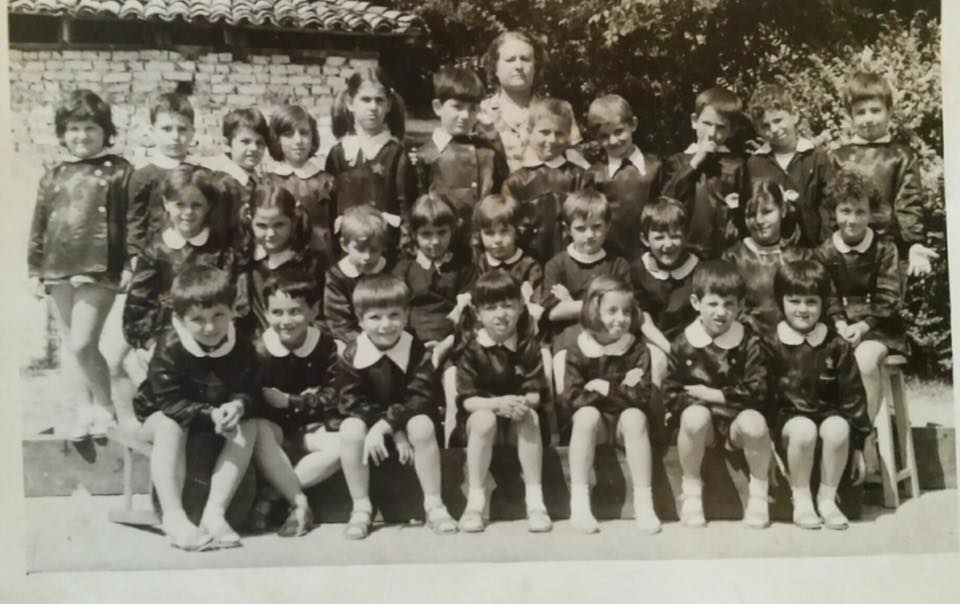 45 vjet më parë, Kumbaro publikon foton e rallë nga dita e parë e shkollës
