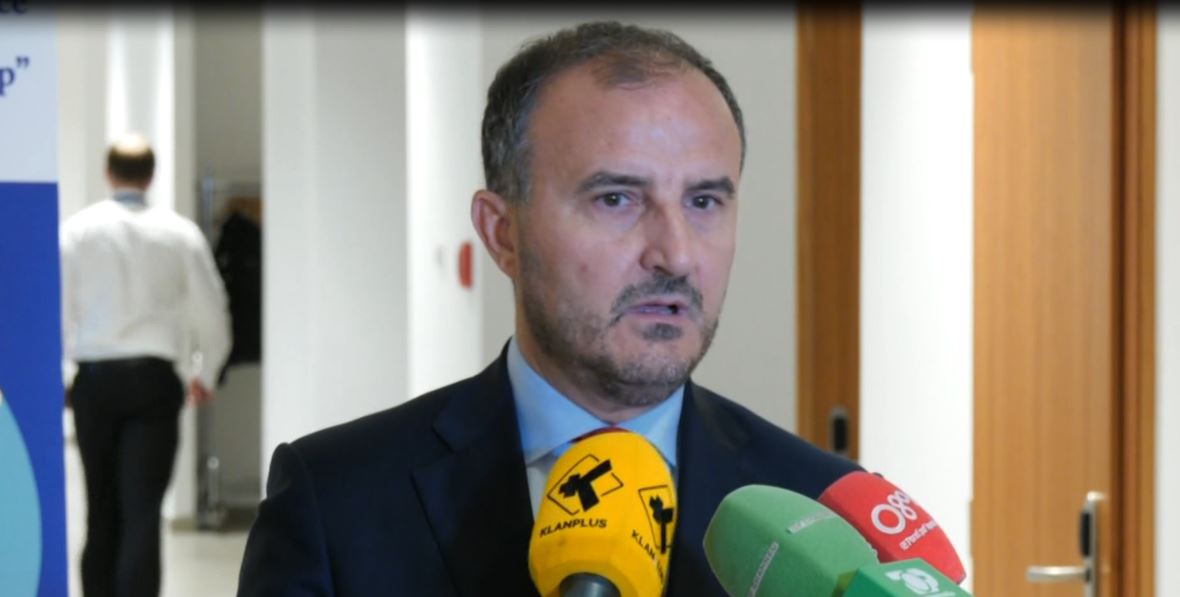 Ambasadori i BE-së flet për ngjarjen në Bularat