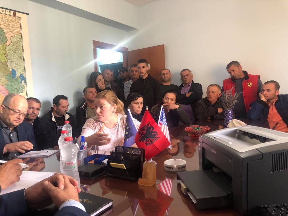 Dosja ‘Lazarati’, Tritan Shehu e Enkelejd Alibej takojnë familjarët e të dënuarve