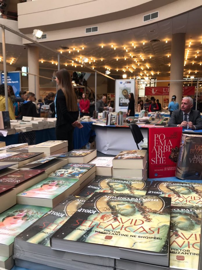 Një ftesë pikture në Panairin e Librit