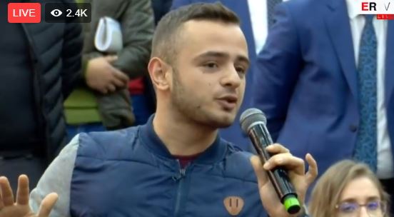 Quajti Ramën “mashtrues” në takimin me studentët, i riu nga Vlora është i infiltruari i Koço Kokëdhimës (FOTO)