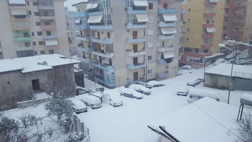 Dëbora izolon Tepelenën (FOTO)