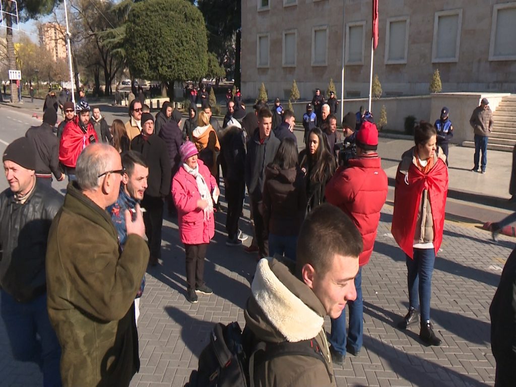 50 studentë në shesh: Arsyet se pse po shuhet protesta…