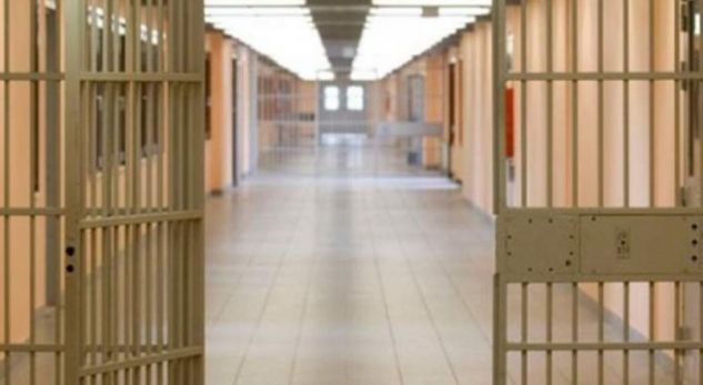 Zbardhet misteri, pse burgu famëkeq i Athinës po kthehet në varrezën e shqiptarëve