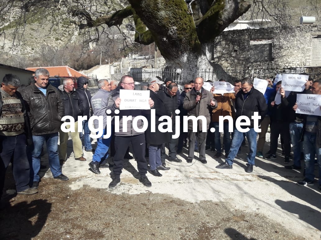 Gjirokastër, banorët e Kolonjës protestojnë kundër ndërtimit të HEC-it (FOTO)
