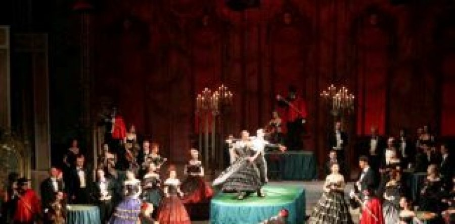 “Dasma e Lunxhërisë” e 1874-s, shfaqja e parë e dokumentuar në Shqipëri