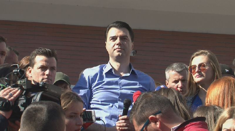 Basha mbyll protestën: Rama sot është më në panik se kurrë