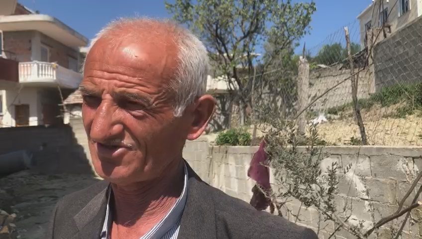 ‘Më erdhën me thikë në kokë’, pronari i shtëpisë rrëfen grabitjen ditën e Sulltan Novruzit