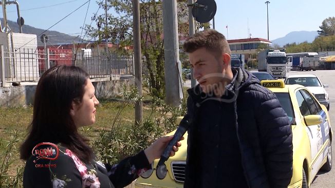 Skandali në Kakavijë, ja çfarë i ka bërë pala greke këtij të riu shqiptar (VIDEO)