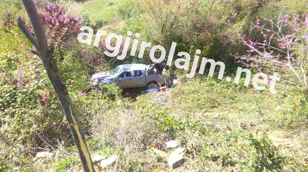 Aksidenti i frikshëm në Këlcyrë, shihni ku ka përfunduar makina