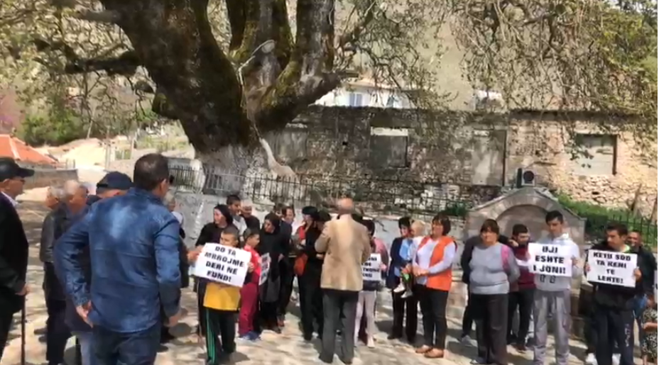 HEC Kolonja, banorët e fshatit dalin sërish në protestë