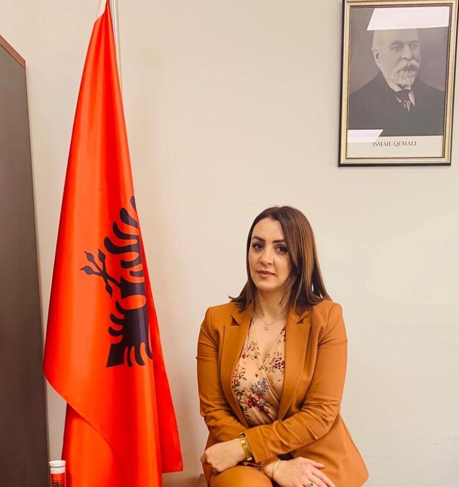 Ikën nga qeveria hyn në Kuvend, Artemis Malo betohet si deputetja e qarkut Gjirokastër