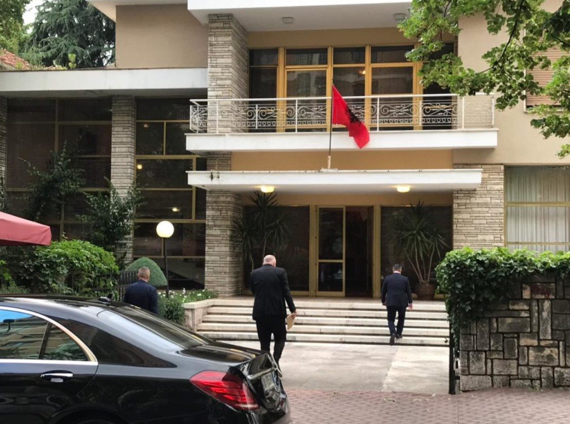 Zgjedhjet, Rama mbledh shtabin e PS-së tek ish vila e Enver Hoxhës në Bllok (FOTO)