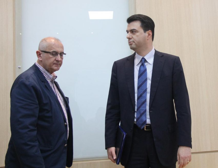 “Zëri i Amerikës”: Petrit Vasilit i është refuzuar viza e hyrjes në SHBA