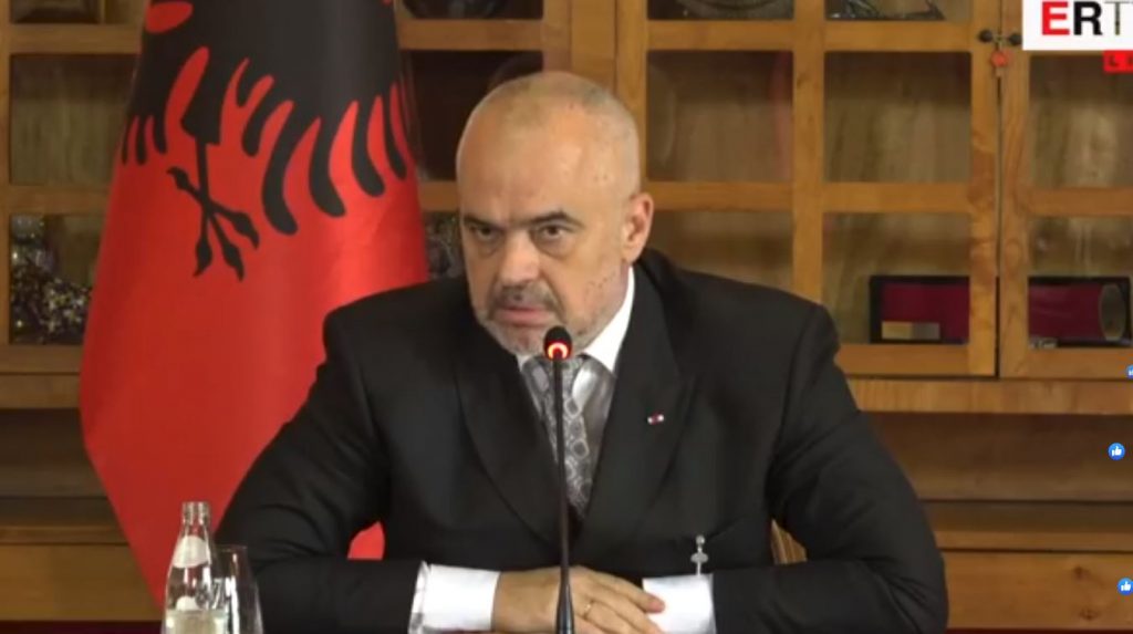 Rama-protestuesve: Mos i hiqni vetes lirinë për Bashën, Kryemadhin e Saliun