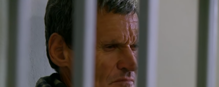 Prapa hekurave në Gjykatë, burri nga Memaliaj që vrau gruan rrëfen ngjarjen (VIDEO)