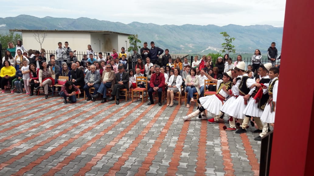 Libohovë, inagurohet shkolla ‘Avni Rustemi’. Shihni transformimin pas rikonstruksionit (FOTO)