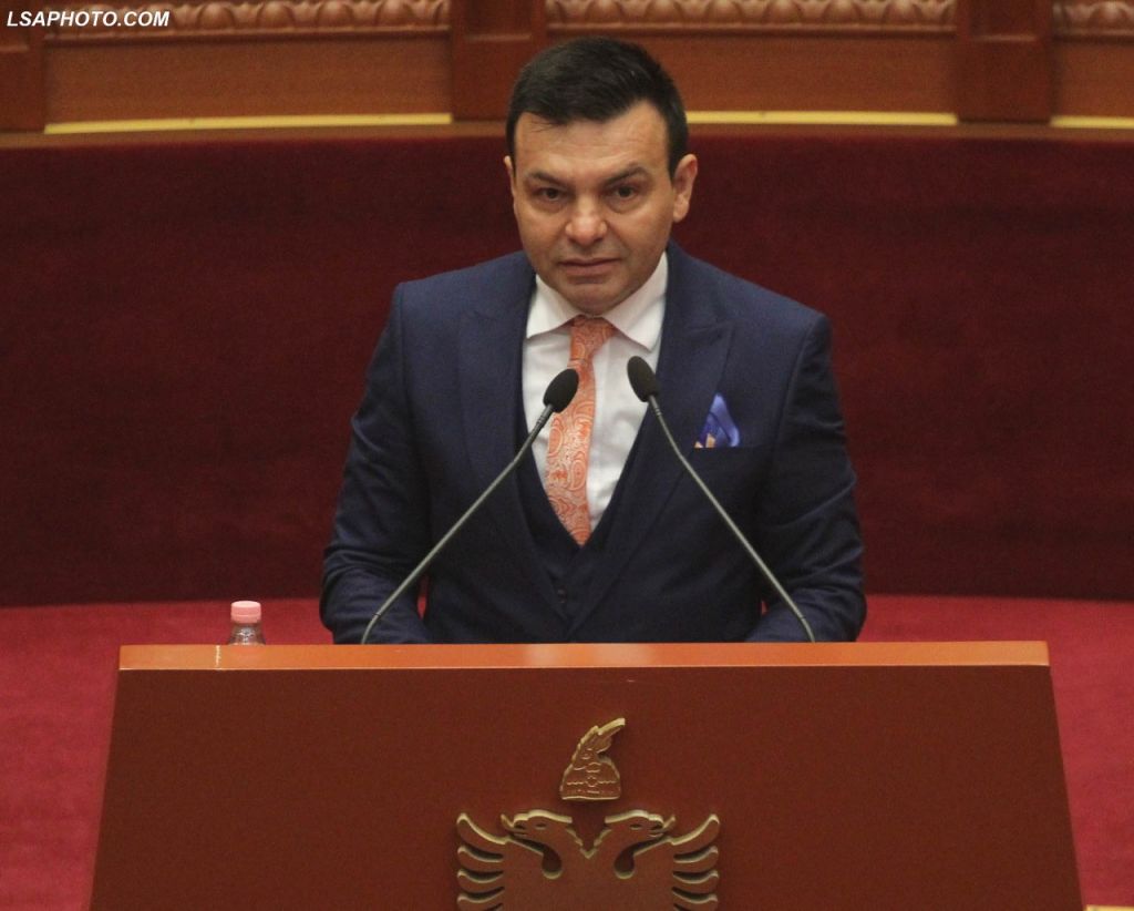 Flet ‘tradhtari’ i Ballit Kombëtar, ish-kandidati për deputet në Gjirokastër: Hyra në Kuvend për të rregulluar gabimin e PD-së