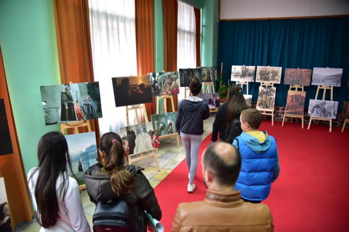 Ekspozita/ 50 fotografi nga filmi “Skënderbeu” në Gjirokastër