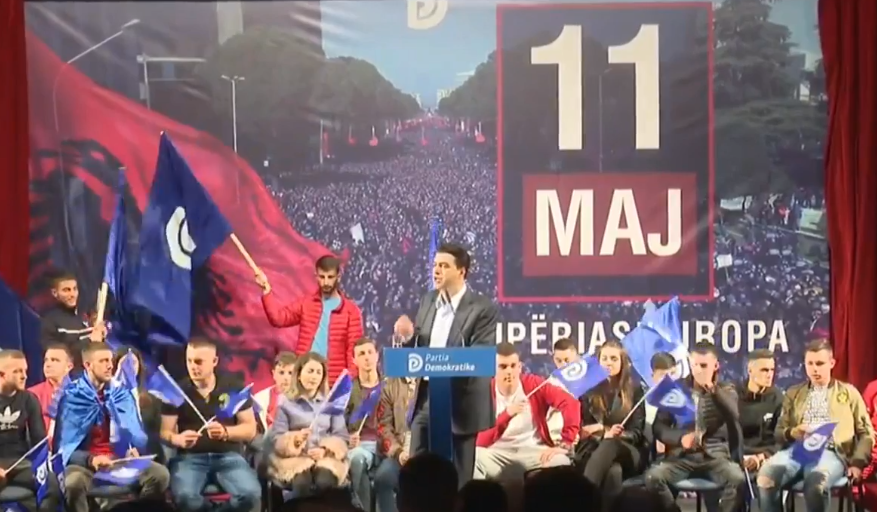 Premtimet e Bashës në Gjirokastër: Ulim naftën me 300 lekë, rrisim pensionet në 250 mijë lekë