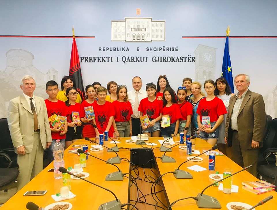 Nga Ukraina, por me origjinё shqiptare. Nxёnёs e mёsues vizitojnё Gjirokastrёn (FOTO)