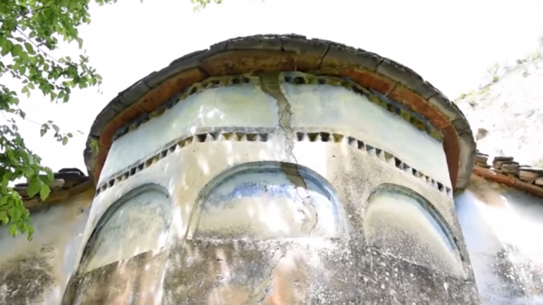 Të pathënat e manastirit të Spilesë në Gjirokastër, çfarë fsheh monumenti 400-vjeçar (VIDEO)