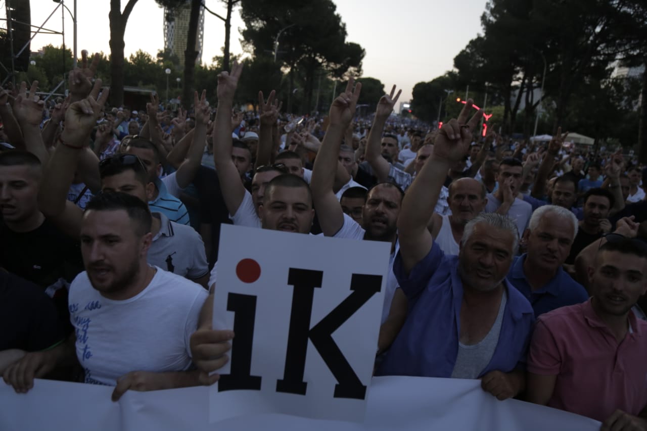 Opozita në protestë (FOTO)