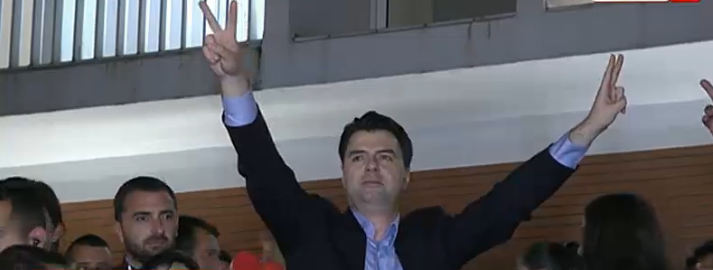 Basha mbyll protestën, thërret mbledhje urgjente në PD me kupolën e partisë